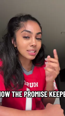 Don’t let your circumstance dictate your praise. It’s so easy to grow weary when you are in the waiting but know that He always shows up🤍 #Jesus #faith #Bible #christiantiktok #Jesuslovesyou 