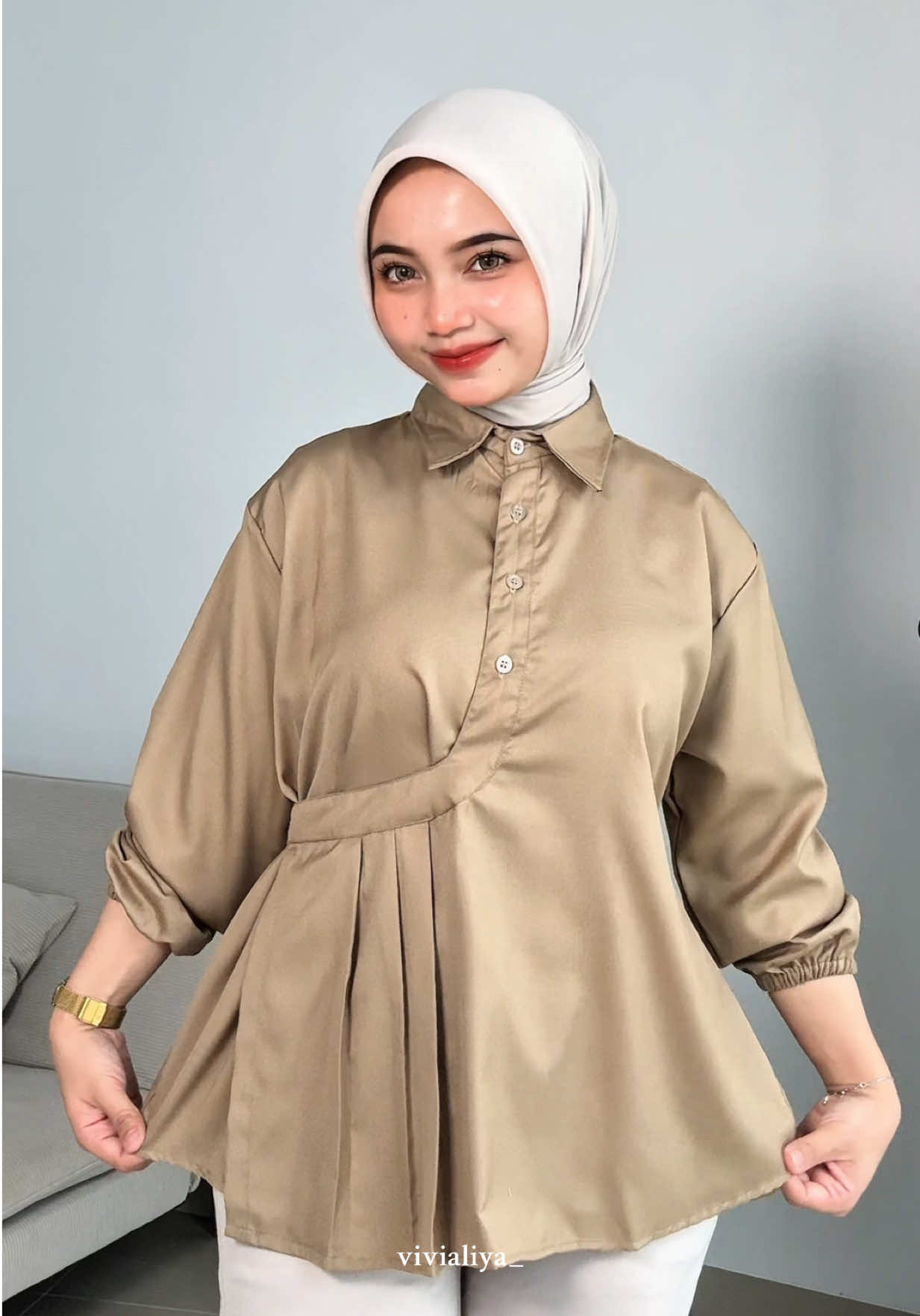 cantik💛 #kemeja #kemejawanita #kemejaruffle #ootdkemeja #ootdhijab 