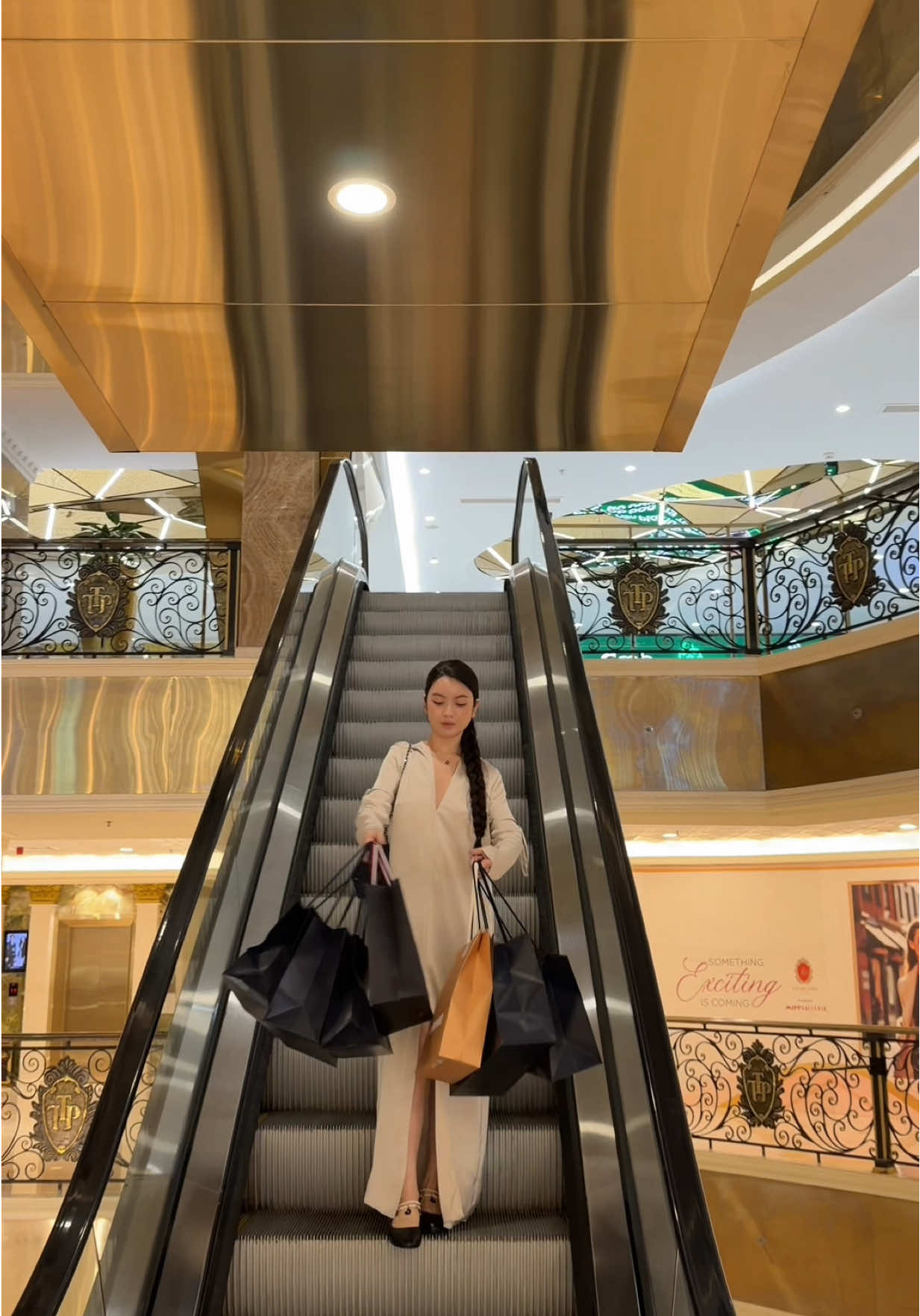 Hoèn cũng đi săn sale đồ Giáng sinh 🎄 cho 2 bố con #quanghai #chuthanhhuyen #lido #fyp 