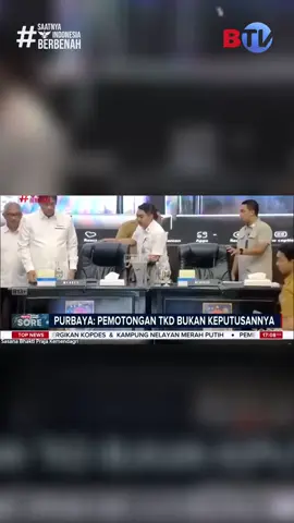 Menkeu Purbaya Yudhi Sadewa menegaskan pemangkasan dana transfer ke daerah (TKD) dalam APBN 2026 bukan kebijakan yang dibuat olehnya, melainkan sudah ditetapkan sebelum ia menjabat. Ikuti perkembangan berita terbaru lewat pantauan langsung hanya di BTV. Jangan lupa scan ulang TV Digital / Set Top Box kamu: • 44 UHF untuk Bandung • 40 UHF untuk Medan #PurbayaYudhiSadewa #PrabowoSubianto #TKD2026 #APBN2026 #BTV