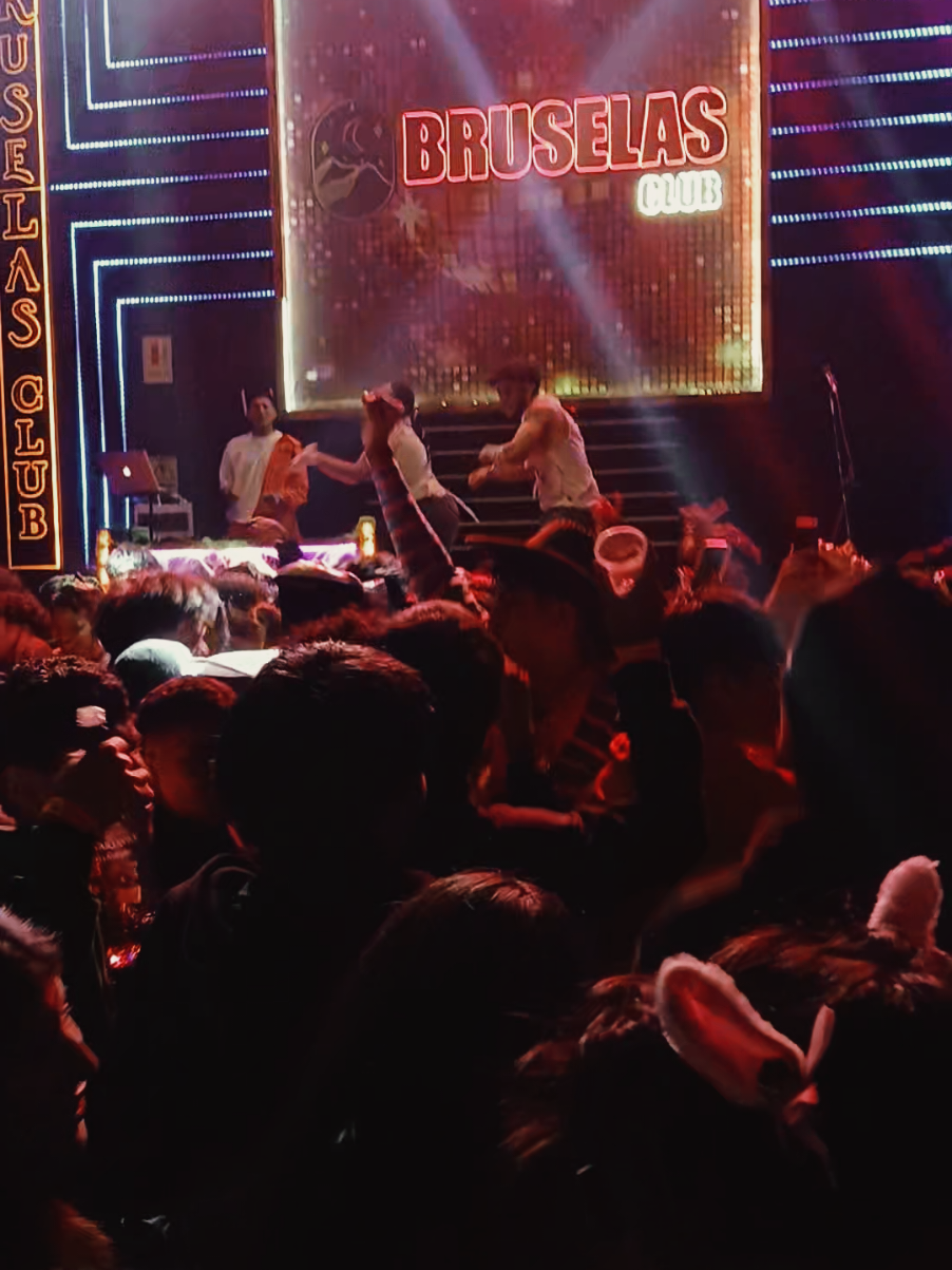 ya ando llegando 🫣 #fiesta #viral #humor #halloween2025 #paratii 