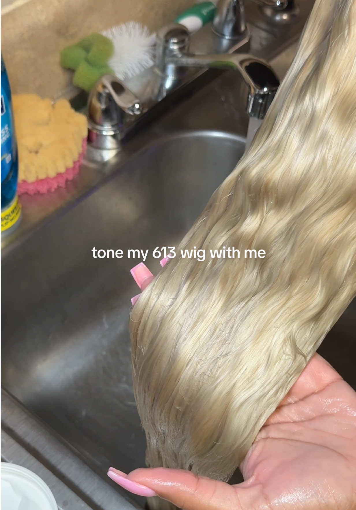 Tone my 613 wig with me using wella toner .. Wig From Kalashow Hair  28inch only $102 @Kalashow Hair #613wig#wellatoner#613blonde#frontalwig 