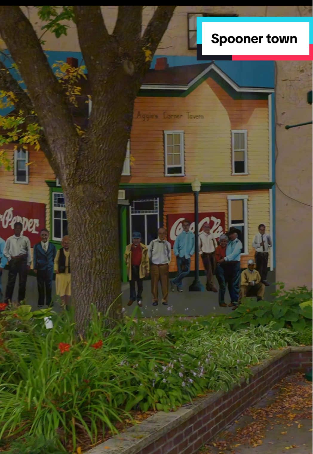 Being famous isn’t easy ##fame##wisconsin##town##windowshopping##roadtrip