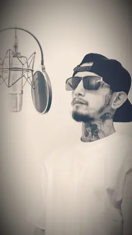 Can’t let you walk away @beaulandonmusic #lipsyncingsongs #yourfypfavorite #denvercolorado #realreconizereal💯 #repost 