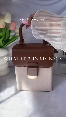 what fits in my small bag?! 👜 #twowaybag #bagforwomen #slingbag #handbag #affordable 