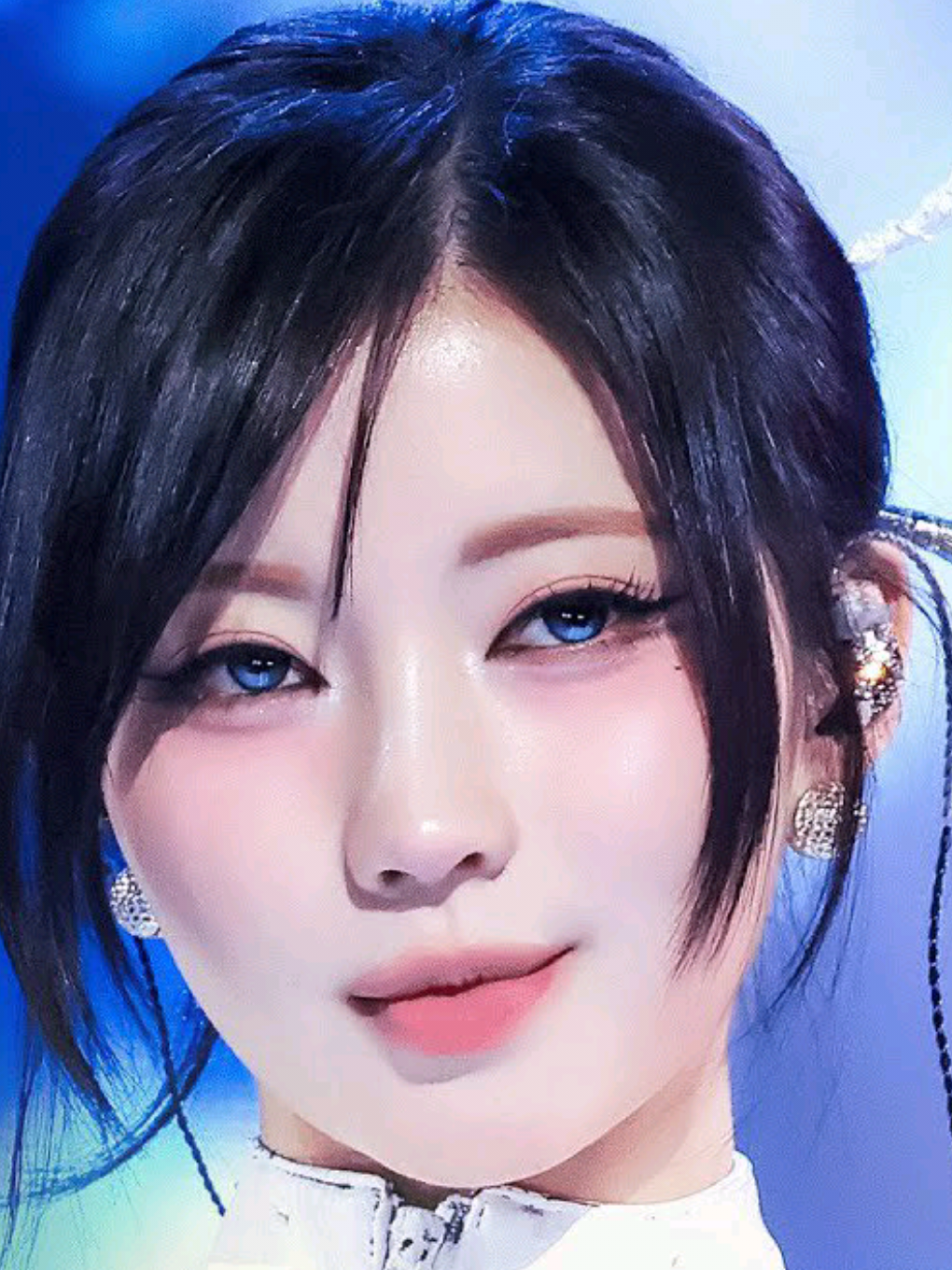 wrapped up We Go Up music show #asa #enamiasa #아사 #asababymonster #babymonster 