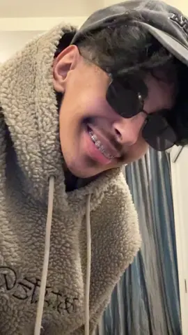 لابسه ذهب شوفها تلمعع 🔥🔥#foryourpage #foryou 