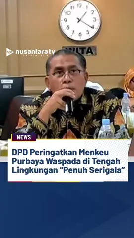 Menteri Keuangan Purbaya Yudhi Sadewa menggelar rapat bersama Komite IV Dewan Perwakilan Daerah (DPD) RI di Jakarta, Senin (3/11/2025). Dalam pertemuan tersebut, sejumlah anggota DPD memberikan masukan terkait kebijakan fiskal dan pengelolaan keuangan daerah. Anggota Komite IV DPD, Ali Alwi, menyampaikan agar Purbaya berhati-hati dalam menjalankan tugasnya. Ia menilai kebijakan yang diambil Menteri Keuangan sangat berani, sehingga berpotensi menimbulkan penentangan dari banyak pihak. “Bapak berani tampil di tengah-tengah serigala yang begitu banyak. Hati-hati kalau nggak kuat, Pak,” ujar Ali Alwi dengan nada satir. Ali Alwi juga mengapresiasi keberanian Purbaya dalam menjaga arah kebijakan ekonomi nasional. Ia berharap Kementerian Keuangan tetap menjunjung prinsip transparansi dan integritas dalam setiap langkah kebijakan. #Menkeu #PurbayaYudhiSadewa #DPD #AliAlwi #nusantaratvsahabatkita 