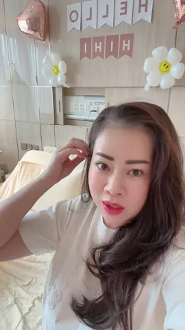 Mình hôm nay chuẩn bị đi công tác lên chức làm bà ngoại nhoaaa #tiemvangvankhanh #giaitritiktok #nutrang 