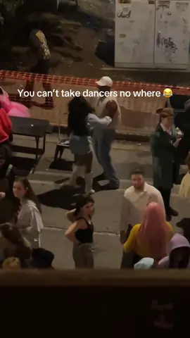 With @DAME  Dc: @Zhané Samuels  It’s me teaching choreo mid block party 🤣🤣