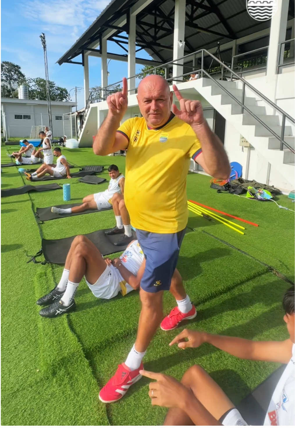 Kadeudeuh kanyaah coach Bojan 💙😂 #PERSIB #WeArePERSIB #OlahragaTiktok 