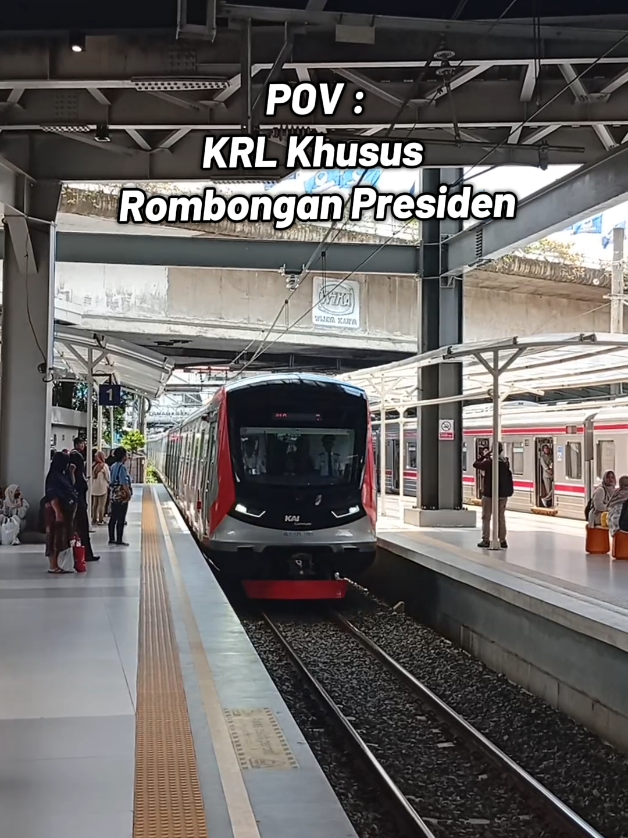 POV : KRL Khusus Rombongan Presiden (RI 1)  *note : guna peresmian  Stasiun Tanah Abang (THB) baru pada hari ini tgl 4 November 2025. Inframe : CLI-125 TS 12 📍: Stasiun Tanah Abang (THB)  #krl #commuterline #rombongan #presiden #fyppppppppppppppppppppppp 