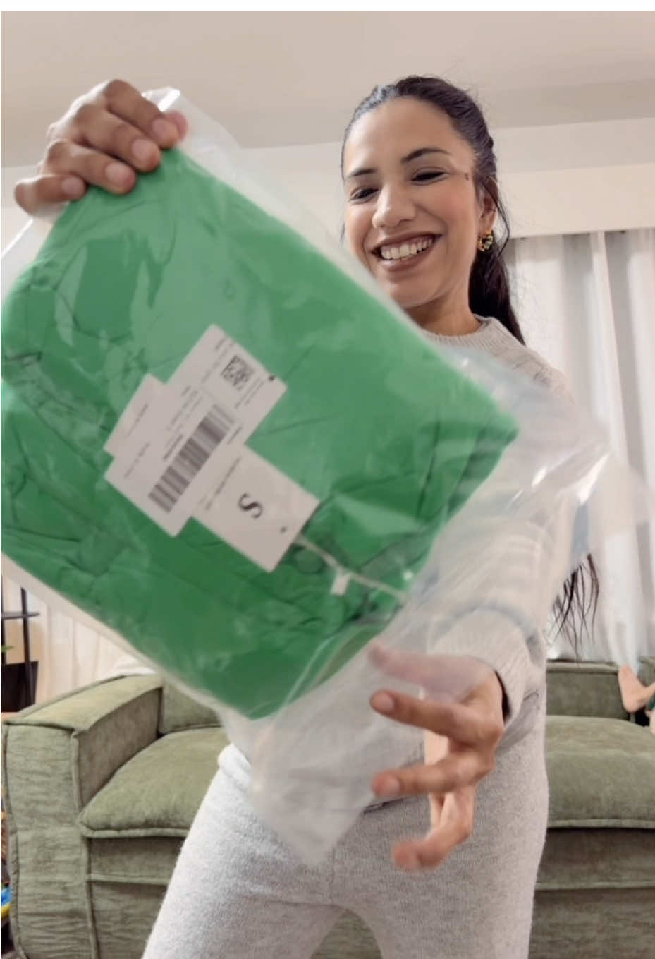 #women 's Cropped Puffer Vest Lightweight Zip Up Sleeveless Vests Casual Minimalist Basic Fitted with Pockets#tiktokmademebuyit #tiktokshopblackfriday #trending #fypシ 