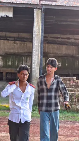 সব জাগায় নেতা গিরি চলে কিন্তু বড় ভাই এর সামনে না...😎#dark_chocolate #foryourpage #viraltiktok #trendingsong #capcut @For You @TikTok Bangladesh 