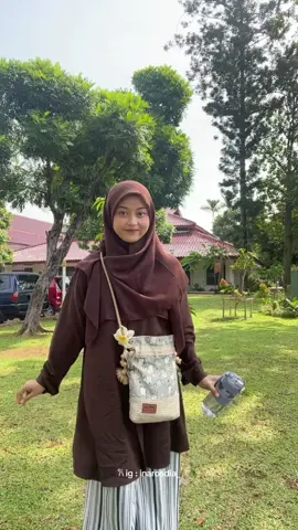 Fit check pake tunik + hommy pants 🤏🏻 #ootdfashion #fashionmuslimah #muslimahoutfit #outfitideas #tunik #celanahommy 