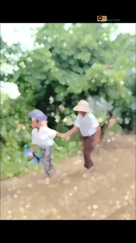 နောက်ဆုံးမှာ သူတစ်ယောက်ပဲ အနားမှာ ကျန်ခဲ့ရင်ရပါပြီ။ ရိုးမြေကျဆိုတဲ့ စကားလေးအတိုင်းပေါ့လေ.. ။  #music #teller #story 