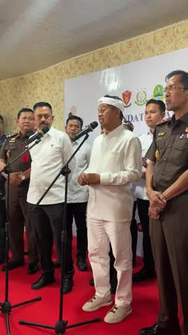 Hukuman penjara atau hukuman kerja sosial? Ini kata Kang Dedi Mulyadi #KDM #kdmbapakaing #kejagungri #kejatijabar 