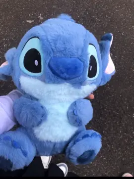 💫 Benim en sadık dostum: Stitch 🐾💙 Kim ister böyle bir peluş yanına? 😍 #Peluş #StitchLover #Keşfet #TikTokTürkiye #disneyfans 