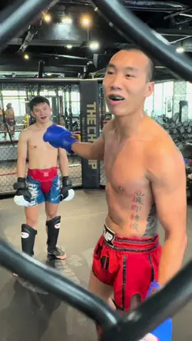 May đc con vợ @Võ Tiến Đạt - Võ ít Sĩ Nhiều nhường ae nhé kkk#phuongtekickboxing #vuivekhongquao 