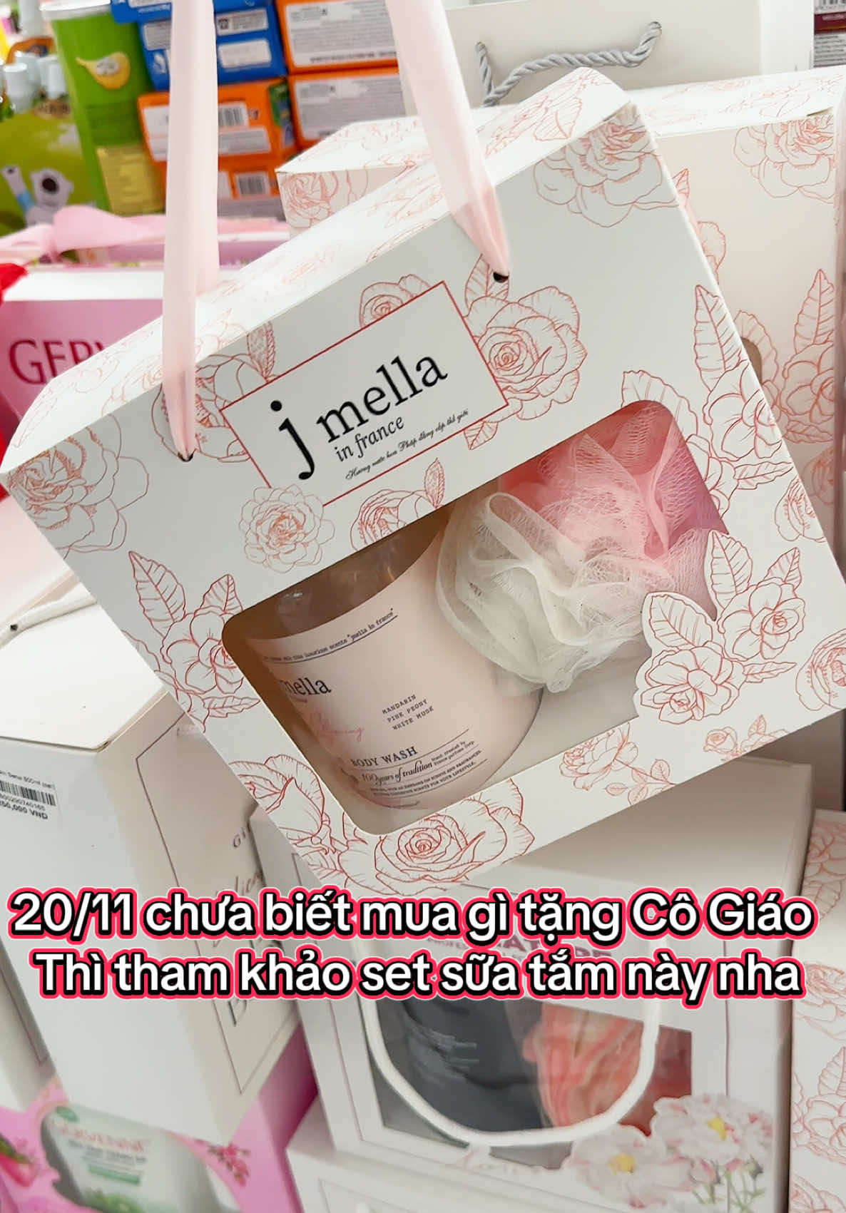 20/11 các mom mua tặng cô giáo của con thì lại hợp lý quá 🥰 mua sớm không hết hàng mà giá mắc đó nha #quatangcogiao #20_11 #suatamnuochoa 