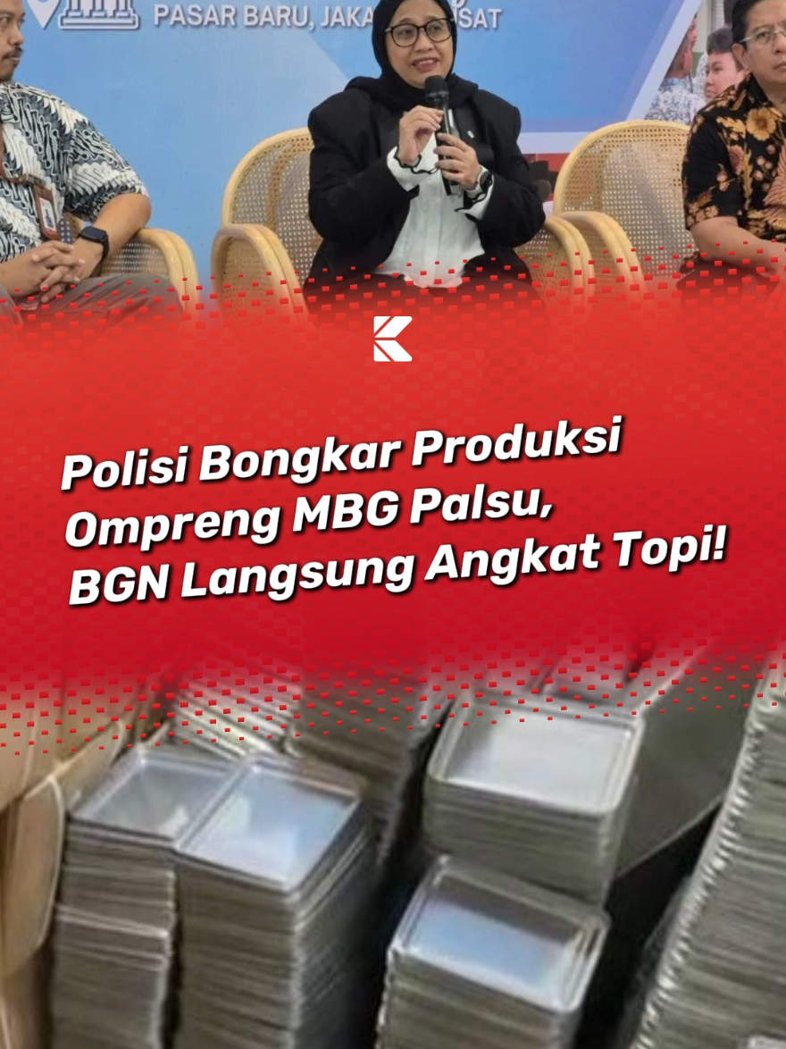 Polisi Bongkar Produksi Ompreng MBG Palsu! Langkah cepat Polres Metro Jakarta Utara patut diapresiasi. Dari hasil penyelidikan, ditemukan ompreng program Makan Bergizi Gratis (MBG) yang diproduksi secara ilegal — menggunakan label SNI palsu, logo Badan Gizi Nasional (BGN) tanpa izin, dan bahan stainless steel tidak sesuai standar kesehatan. BGN menegaskan, ompreng asli program MBG harus berbahan stainless steel 304 — bahan yang aman untuk makanan, tidak beracun, dan tahan korosi. Langkah kepolisian ini penting untuk memastikan keamanan peralatan makan anak-anak Indonesia dalam program makan gratis nasional. BGN pun memberi apresiasi kepada penyidik Polri yang sigap menindak pelaku. Polisi bukan hanya menegakkan hukum, tapi juga melindungi masyarakat dari ancaman produk berbahaya. #Kabarlurus #PolresMetroJakartaUtara #OmprengPalsu #BGN #MBG 