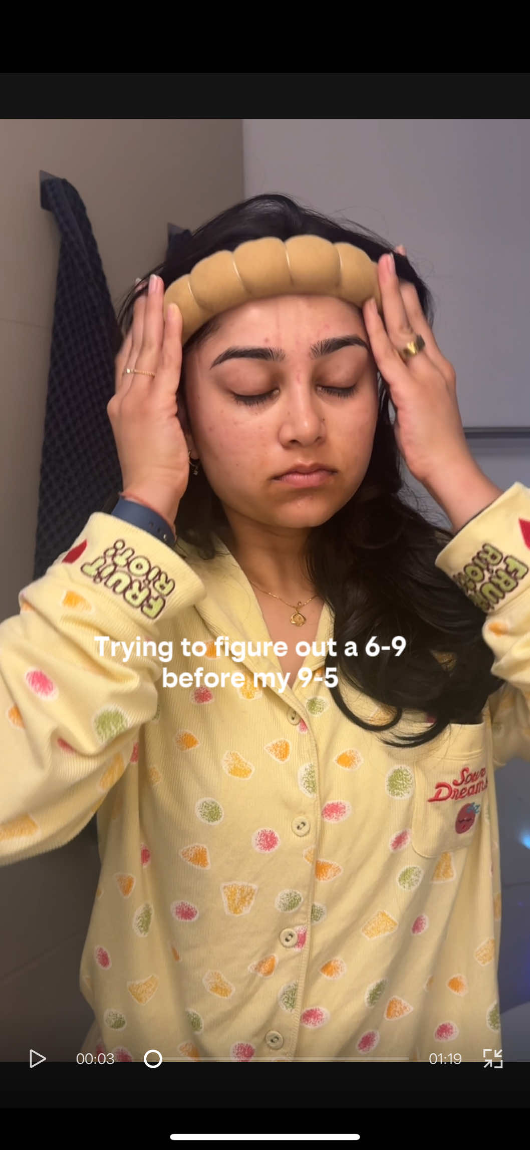 perfect time to start since the sun comes up earlier & do yall want asmr or background music :)  Inspired by @Alessa.miki & how productive her mornings are :)  @rhode skin @Kitsch LLC @Fruit Riot @MEETCOCOLAB @Caudalie @Paula’s Choice @Alpyn Beauty @Versed Skin @byAVA @iota - Nutritional Bodycare @OSEA Malibu @ALLIESOFSKIN @Bubble Skincare @PLANTSTRONG @Elmhurst 1925 @cocokind @NEIWAI US @Owala  #6to9before9to5 #daylightsavings #productive #routine #corporatelife 