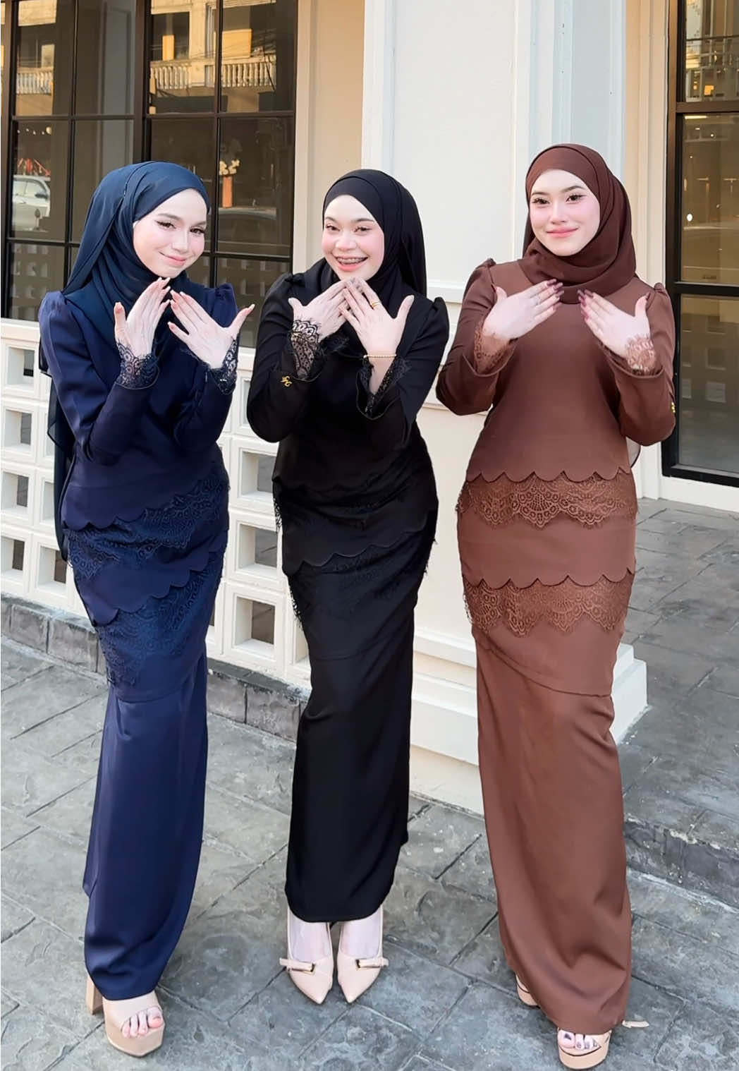 ว้าว ว้าว ✨ สีสวยมาก ใส่แล้วขับผิวที่สุด มีลูกไม้ผสมผสานน่ารักและดูเเพงเลยค่ะ #มินิกุรงโมเน่ #raya2026 #MAJUUสาขายะลา #MAJUUสาขาสายมอปัตตานี #ทักแชทติ๊กต๊อกได้เลยค่ะ 