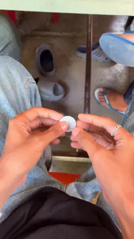 sulap koin simple [ masih kaku banget ] #promomakanharian #fypage #magic #sulap #smanselmakassar 