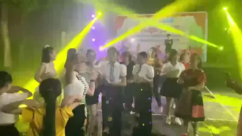 Phải cỡ này mới chịu 