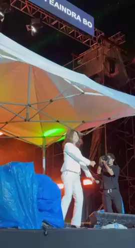 ငါလေဖြစ်နိုင်ရင် နင့်ကိုပြချင်တယ်😭@Overflow Music Festival  #htunaeindrabo #ဘီလူးခေါင်းနဲ့မင်းသားလေး 