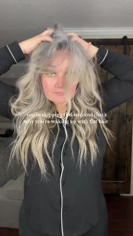 You’ll be shocked at the volume when you pull your hair down in the morning #dryshampoo #hairtutorial #voluminoushair #tiktokshopcreatorpicks #tiktokshopblackfriday 