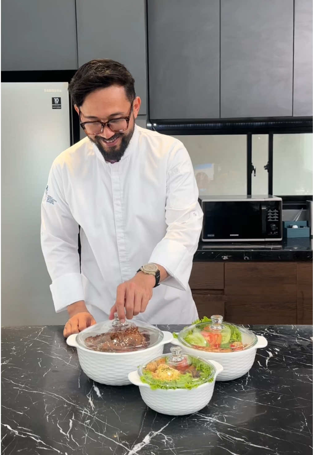 Apa aja sih benefit Premium Collection Opal Casserole? 🤔 Sini mimin kasih tau! ✅ Terbuat dari bahan premium ✅ Aman untuk makanan 🥘 ✅ Aman digunakan di microwave  Gimana cara dapetinnya : Belanja min. Rp50.000* di toko Indomaret dengan min. 1 produk sponsor, bisa tebus murah Opal Casserole with Glass Lid mulai dari Rp20.000 aja 🤩 Yuk dapatkan Premium Collection Opal Casserole di Indomaret! 📅 Periode mulai 30 Oktober 2025 *S&K berlaku #Indomaret #PremiumCollection #OpalCasserole 