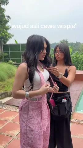 cantiknya oiii @davinakaramoy  #davinakaramoy #cewewispie #wispie #kemejawispie 