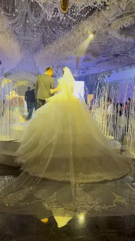 #váythiếtkế #váy_cưới_nhà_hàng #weddingdress #váy_đi_bàn_cô_dâu #đámcướimiềntây 