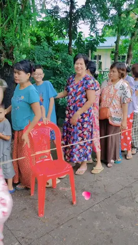 ငုဝါလမ်းနိဗ္ဗန်စျေးပွဲတော်