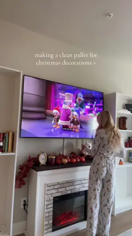 this and a christmas movie>> 