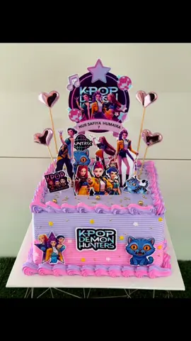 #customcake #huntrix #cakedecorating #birthday #kpopdemonhunters