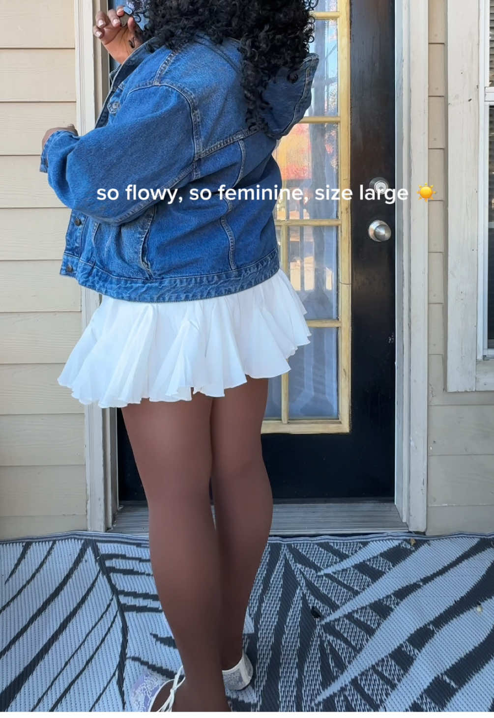 Wearing size L in White & Size L in these fleece lined tights #miniskirt #skirt #coquette #midsize 