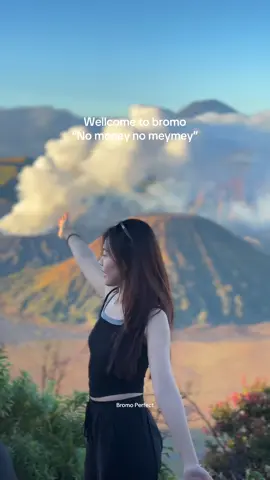 Wellcome to bromo❤️🥰 Update harga sewa jeep bromo tahun 2025 ✅Harga 750K Destinasi : 1. Sunrise point 2. Lembah widodaren 3. Kawah bromo 4. Pasir berbisik 5. Savana bromo ✅Harga 700K Destinasi 1. Seruni point 2. Kawah bromo 3. Pasir berbisik 4. Savana bromo ✅Harga 650K Destinasi 1. Puncak mentigen 2. Kawah bromo 3. Pasir berbisik 4. Savana bromo ✅Harga sudah termasuk jeep, bbm, driver dan destinasi sesuai paket ✅Harga belum termasuk tiket masuk bromo ✅Wa admin cuma ada di bio yagesya ✅Cara booking cukup isi formulir & dp minimal 250k / jeep ✅Start Sukapura Probolinggo  ✅WEEKEND / WEEKDAY HARGA SAMA ✅ 1 jeep maks 6 orang  #bromo #bromotenggersemeru #fyp #tripbromo #bromomountain 
