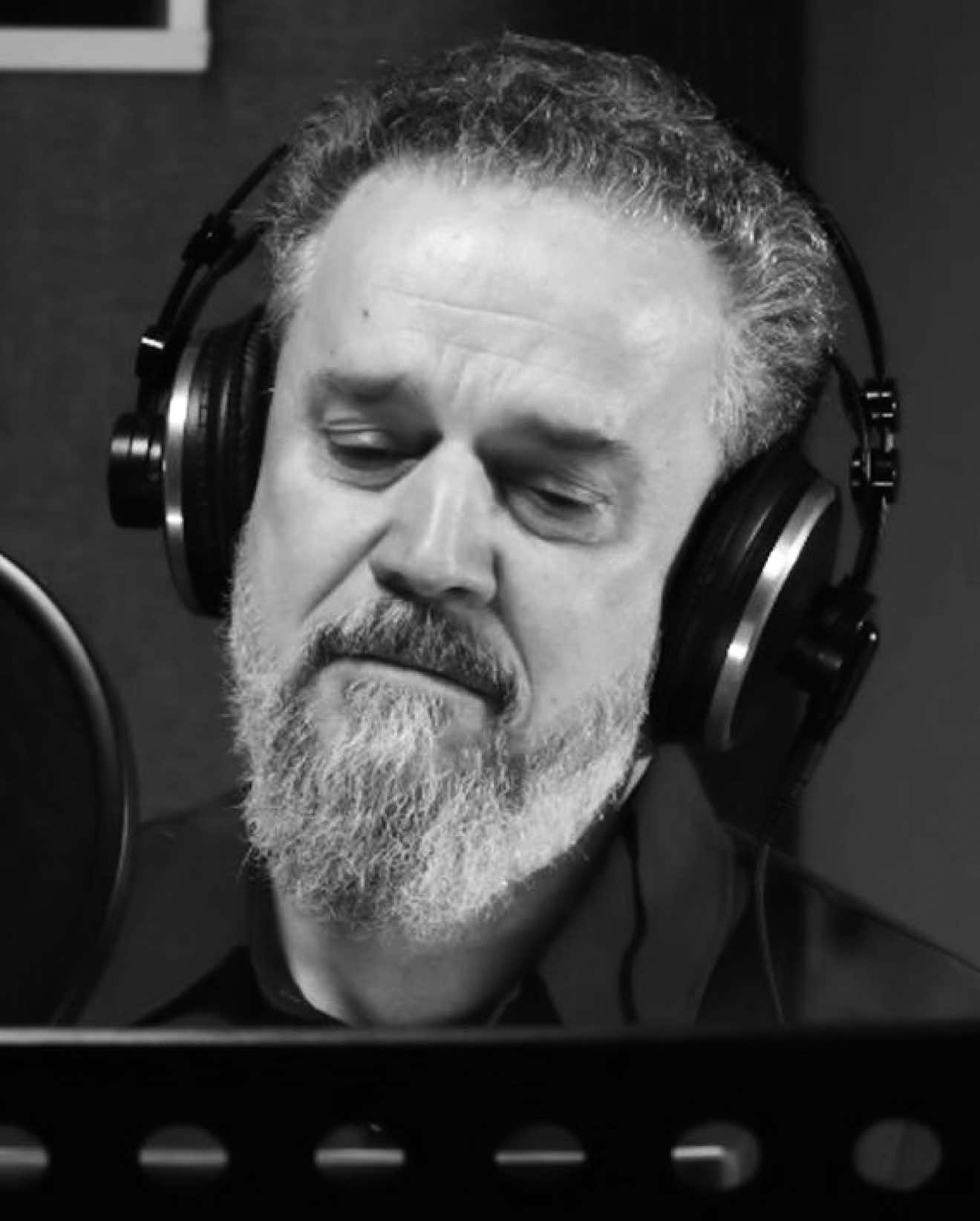 مؤلمه هذه القصيده 😓💔، لاتقصرون بالتفاعل اعاده نشر لايك تعليق اي شي منكم يساعد على انتشار الفيديو 🪷✨ #fyp #لطميات_حسينيه #احمد_الذهبي #باسم_الكربلائي #باسم_الكربلائي_رادود_ما_له_مثيل 