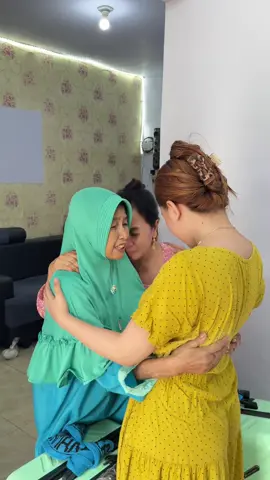 Pesan dari mas anas muliakan orang tua mu dunia dan seisi nya bakan takluk @AMANAH BAROKAH HARAMAIN 