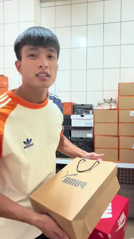 Mấy chị hỏi e có giày nữa ko thì đây nhé.!hơn tờ xanh cho ce nào đam mê puma#ngừoivietnamtaidailoan🇻🇳🇹🇼 #duhocsinhdailoan #capcut #sneakers #xuhuong 