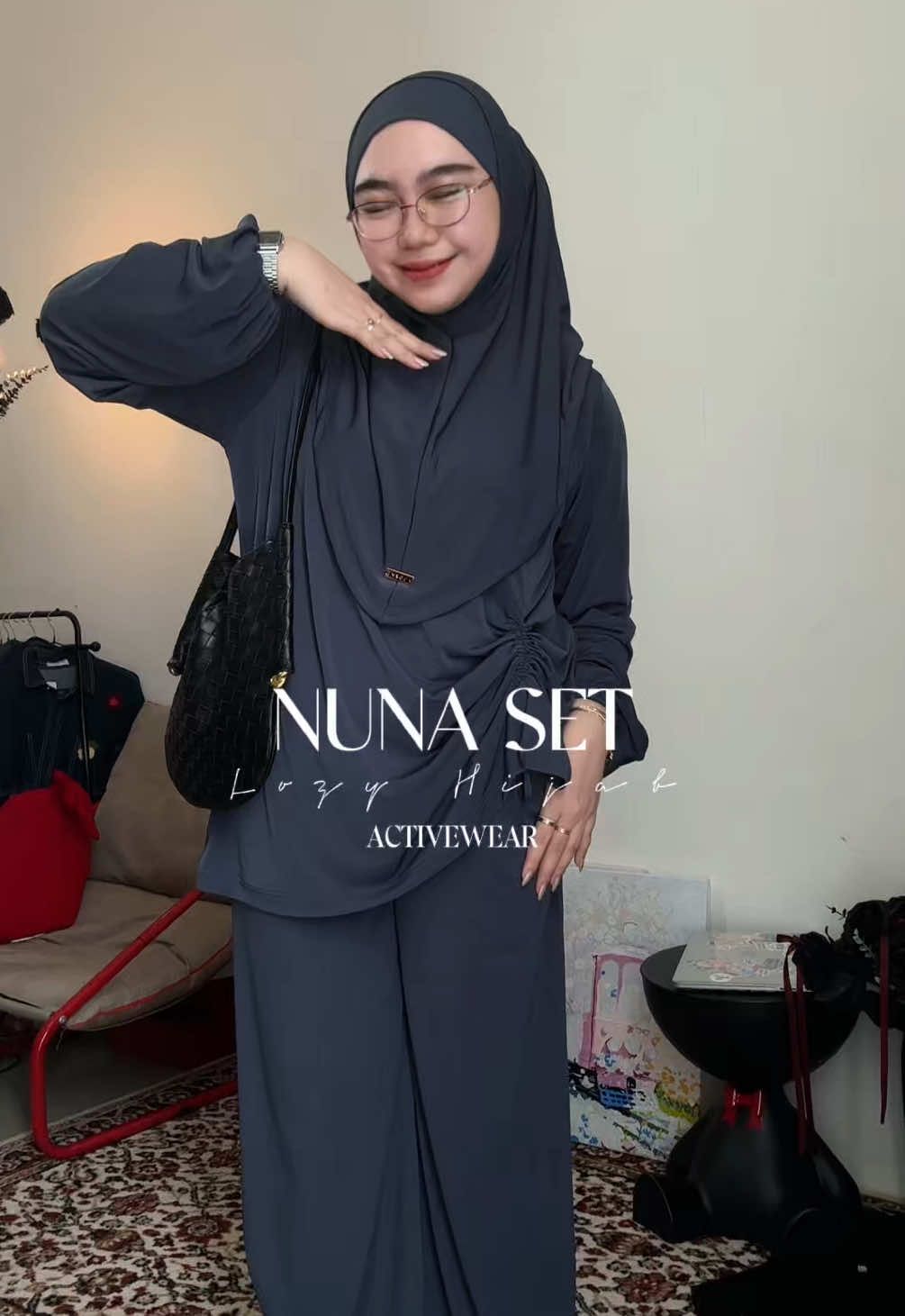 Siapa bilang baju olahraga muslimah nggak bisa stylish? Nuna Set Lozy hadir dengan desain modern, serut dinamis, dan bahan super ringan! Waktunya tetap aktif tanpa kompromi 💪 #MuslimahActivewear #LozyHijab #NunaSet #RekomendasiOutfit 