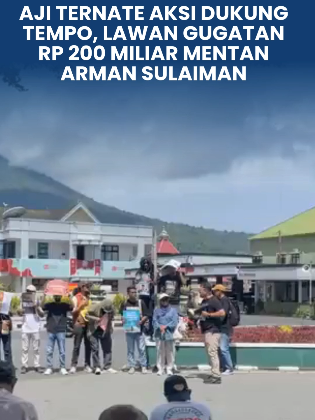 AJI Ternate aksi dukung Tempo, lawan gugatan Rp 200 miliar Mentan Arman Sulaiman. Aksi solidaritas ini dipusatkan di depan Kantor Wali Kota Ternate, Maluku Utara pada Selasa (4/11/2025) pagi. Dalam aksi ini pun AJI Ternate tak sendiri, sejumlah organisasi eksternal dan internal pers juga ikut ambil bagian. Semisal PWI Ternate, Pers Hukrim, Pelita, SIEJ, AMSI, IJTI, LPM Mantra, LPM Aspirasi dan juga LBH Marimoi. #tribunnetwork #tribunternate #malukuutara #ternate #ajiternate #solidaritas #tempo