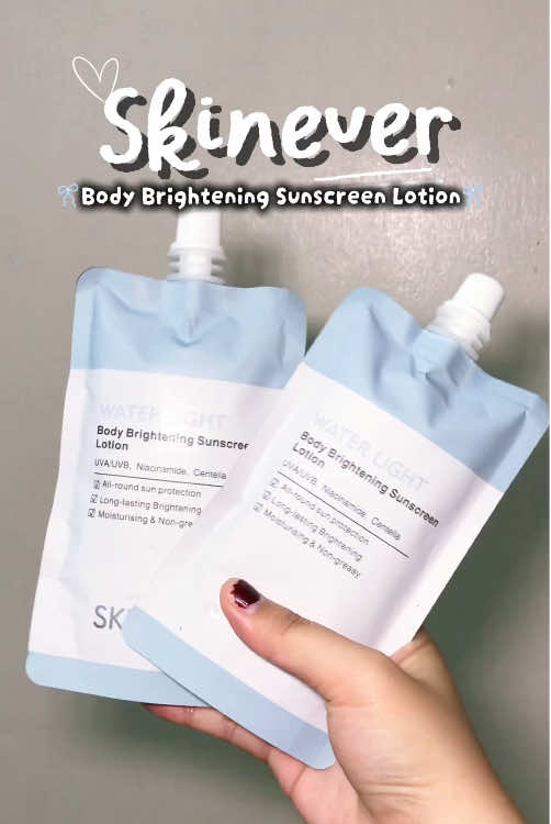 Effective yet affordable sunscreen lotion in one? Use this @SKINEVER PH Body Brightening Sunscreen Lotion! 💙✨ #skinever #skineverph #skineverwaterlightbodysunscreenlotion #skineverbodylotionwithsunscreen #skineverbodybrightsunscreenlotion #skineverbodylotion #bodylotion 