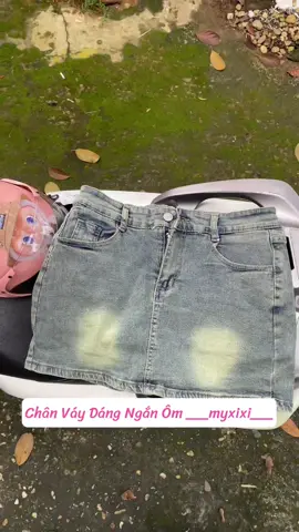 Chân váy demin dáng ngắn ôm!! Nhận về dáng ngắn và ôm hơn trong ảnh của shop nhưng mà chất thì ưng lắm nha mấy bà 🤭 Co dãn thoải mái luôn! #___myxixi___  #chanvayjean #chanvayngan #chanvay 