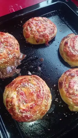 Пицца рулетики для завтрака 😋😋🤗🤗