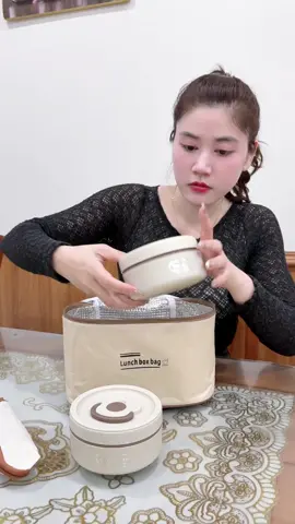 Hộp cơm tiện lợi….#xuhuong #hopcomgiunhiet #hopcomvanphong #hopcom 