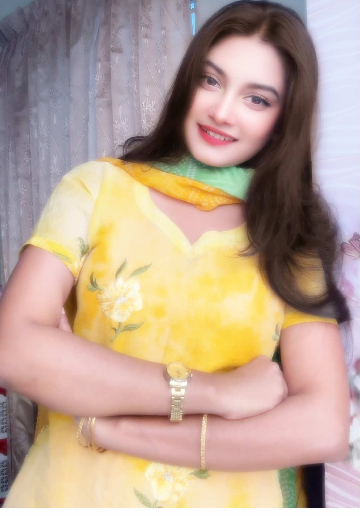 Tmi amr hariye fela sundor vlobasha😊💛