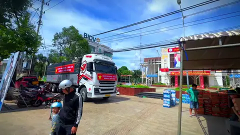 Chúc đoàn thượng lộ bình an, người dân Eakar- Đăk Lăk hướng về Miền Trung. Nhà xe Lân Chi Eakar cùng đồng hành mọi người hướng về Miền Trung. #47 #xuhuong2025 #47h00299 